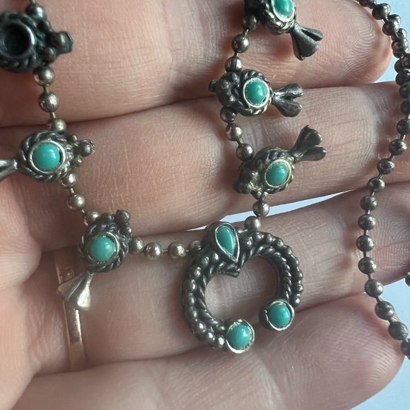 Vintage silver tone Squash blossom style necklace with turquoise color beads - Picture 10 of 13